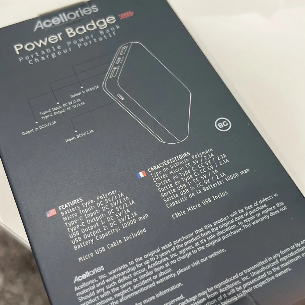 Acellories 10000 mah power badge portable power bank NWT
